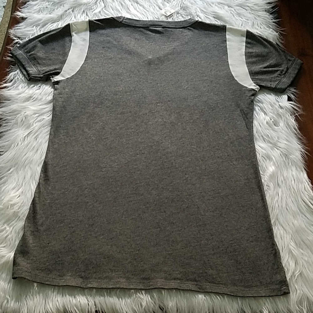 Nwt Victoria's Secret v-neck shirt - Picture 2 of 2